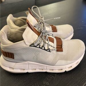 WOMEN'S ON CLOUDNOVA RUNNING SHOES - 7.5